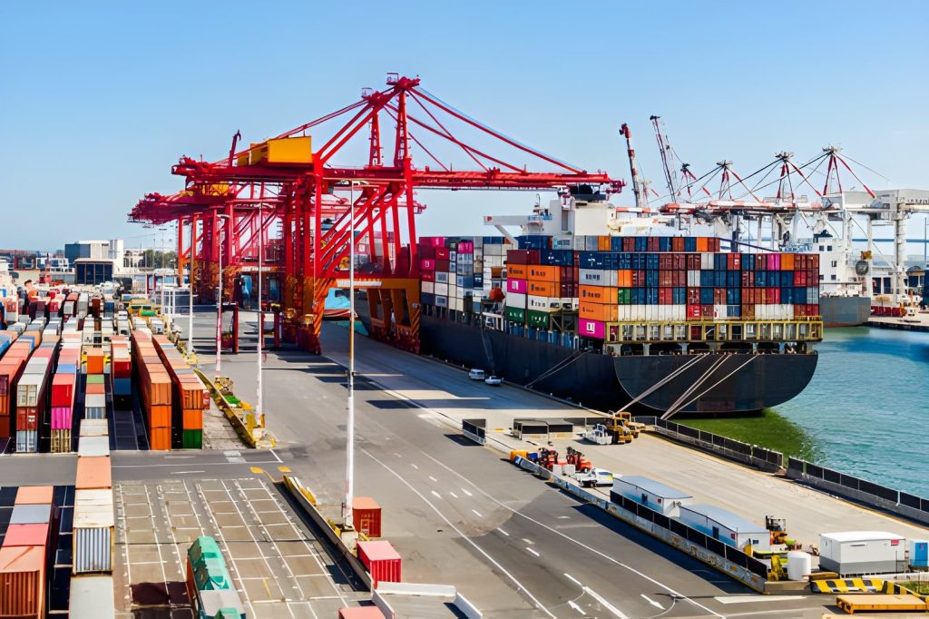 NVOCC vs Freight Forwarder
